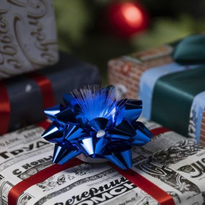 Светодиодная игрушка «Бант-звезда» 9 × 6 × 9 см, батарейки LR44х3, свечение мульти, синяя