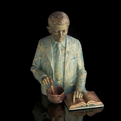 Скульптура "Химик/Фармацевт"