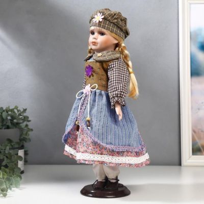 Кукла коллекционная керамика "Блондинка с косами в многослойном платье" 40 см