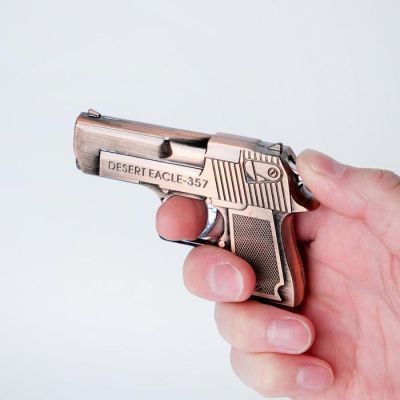 Зажигалка газовая "Desert eagle" с лазерной указкой, коричневый 6х9 см