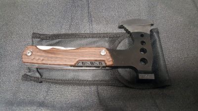 Топорик - мультитул 9 в 1 в чехле (дерево, металл)