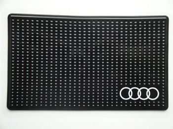 Коврик на панель антискользящий AUDI (15х9)