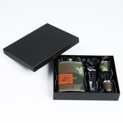 Подарочный набор 4 в 1 "Хаки": фляжка 270 мл, нож сомелье, 2 рюмки, 17х23 см, микс