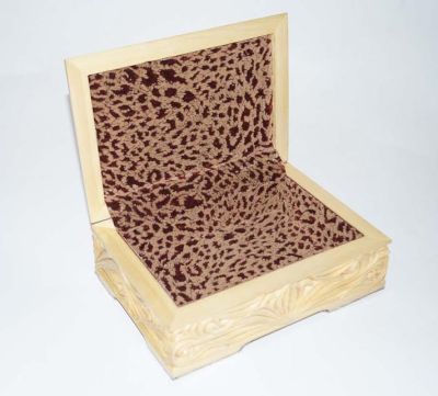 Шкатулка резная из кедра "Воздушная средняя" ручной работы (20х14х8см)