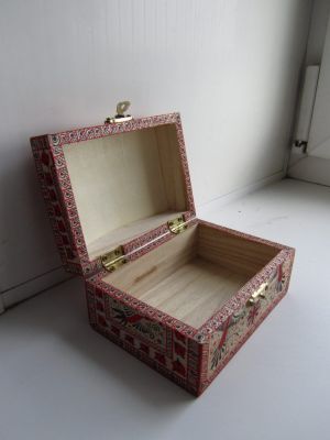 Деревянная шкатулка, мезенская роспись (12х8,5х7см)