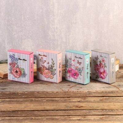 Фотоальбом на 40 фото 10х15 см "Цветы на досках" в коробке с зол.обводкой МИКС 17х14х5 см