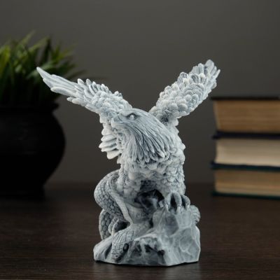 Сувенир "Орел со змеей"