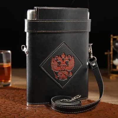 Фляжка 540 мл "Герб России" с 3 рюмками, на ремне, чёрная, 13 х 3.5 х 18.5 см