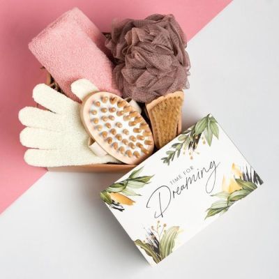 Подарочный набор "Dreaming" полотенце 30х60 см и банные акс.