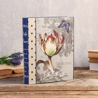 Фотоальбом на 200 фото 13х18 см "Бутон и бабочка" в коробке, зол.обвод МИКС 29,5х23,5х5,5 см